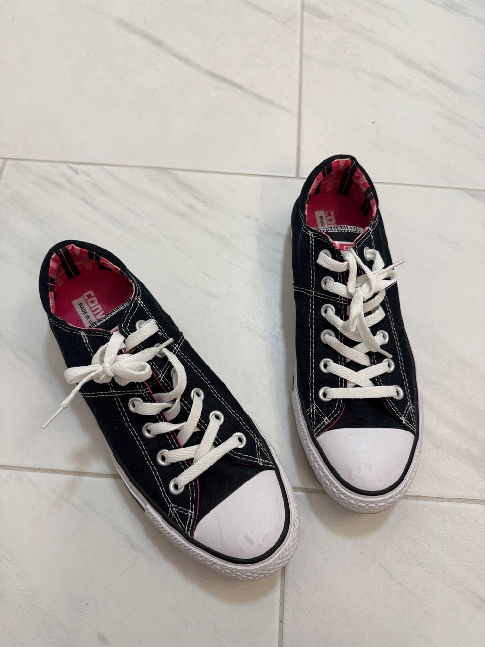 Converse Plaid Tongue Low Top Sneakers - Black/Pink Women's 10